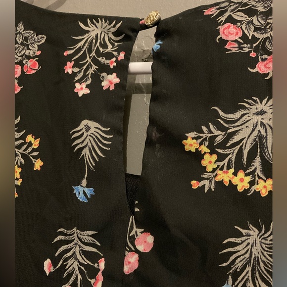 NEW TOWER FLORAL DRESS WITH SHEER SLEEVES - Picture 7 of 7